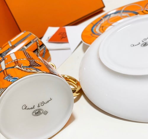 طقم هيرمز عدد 2 أكواب وعدد 2 من الصحون الفاخرة من...