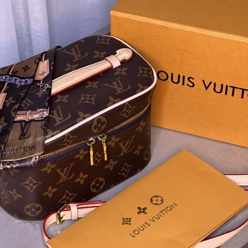 شنطة لويس فيتون LV وسط