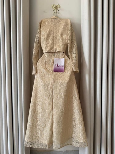 فستان رقة الدانتيل