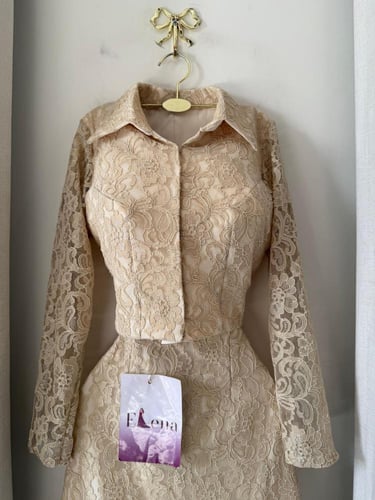 فستان رقة الدانتيل