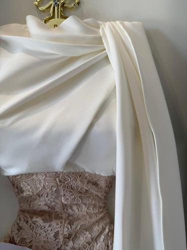 فستان لورين الذهبي