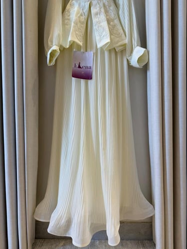 فستان الورا