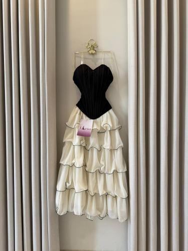 فستان مونتيرا