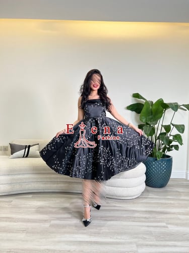 فستان اسود مطرز