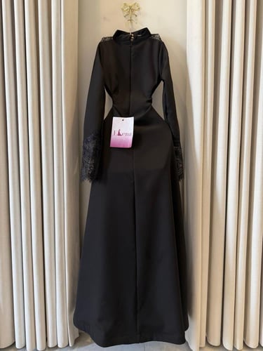 فستان فالنتينا