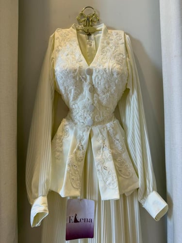 فستان الورا