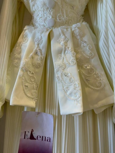 فستان الورا