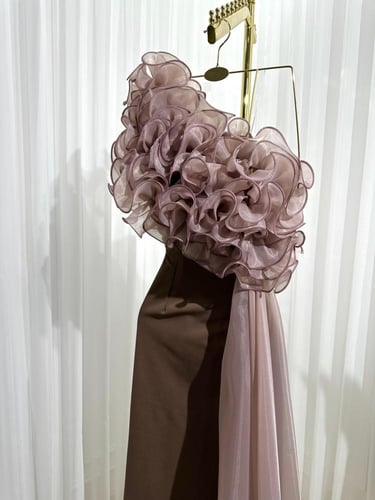 فستان كهرمان العسلي الناعم