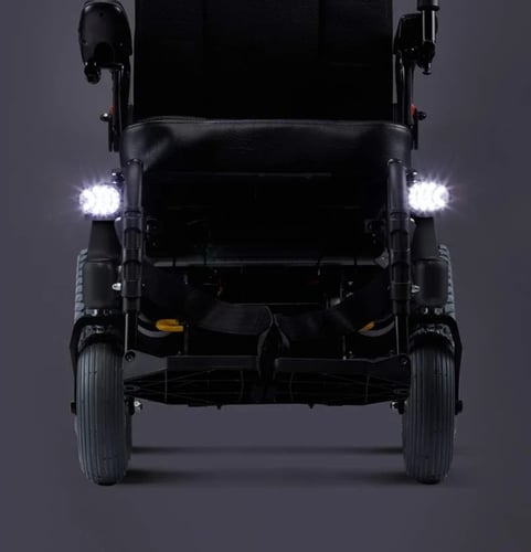كرسي متحرك كهربائي بدفع خلفي Blazer captain kp-31....