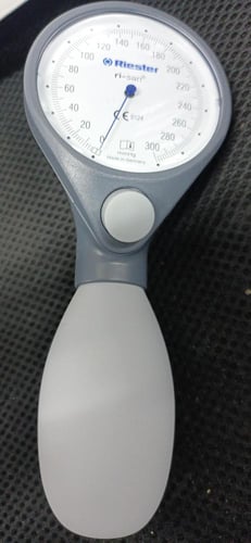 جهاز قياس الضغط الهوائي مع سماعة ريستر 1444 RIESTE...