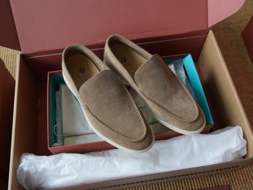 حذاء-لوروبينا