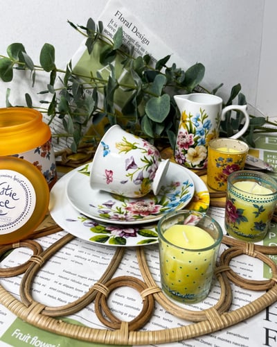 كوب الحدائق الانجليزية مع صحنه