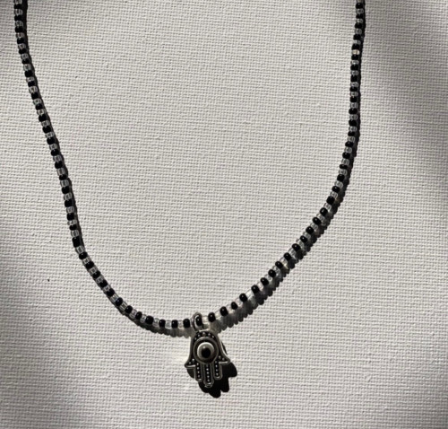 سلسال الكف أسود