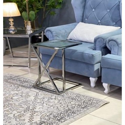 طاولة جانبية