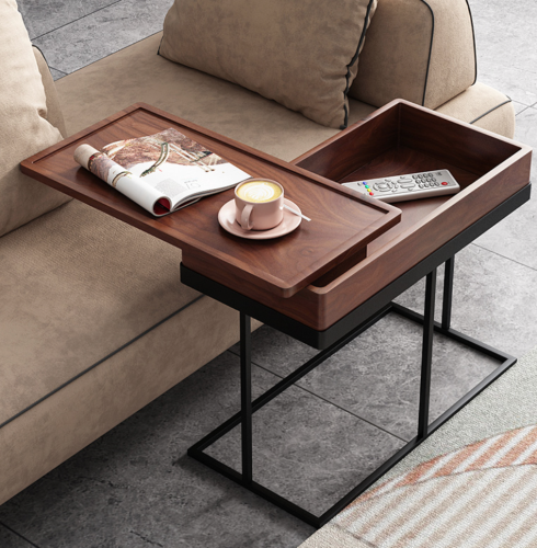 طاولة جانبية لمسة عصرية