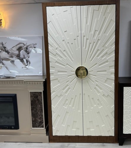 خزانة عبايات فاخرة بتصميم عصري وأنيق