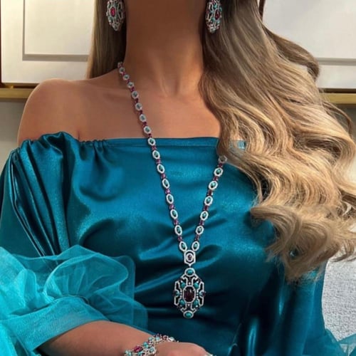 طقم مطلي ومرصع بالألماس الصناعي