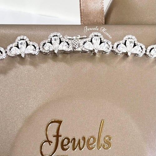 طقم فاخر مطلي ومرصع بالألماس الصناعي