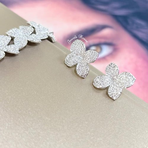 طقم فلاور مكون من تشوكر وحلق مطلي ومرصع بالالماس ا...