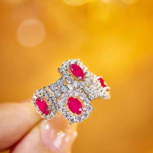 خاتم مميز مطلي ومرصع بالألماس الصناعي