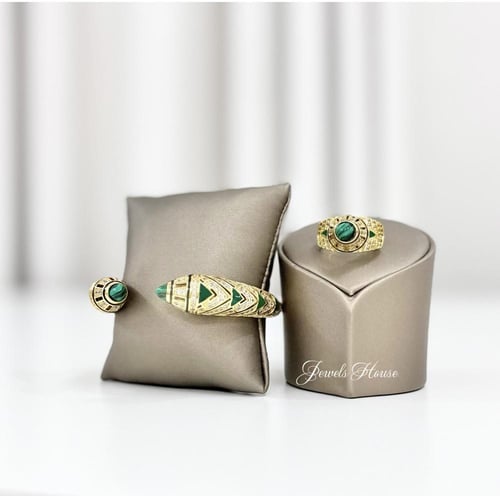 طقم من اسوار وخاتم مطلي ومرصع بالألماس الصناعي