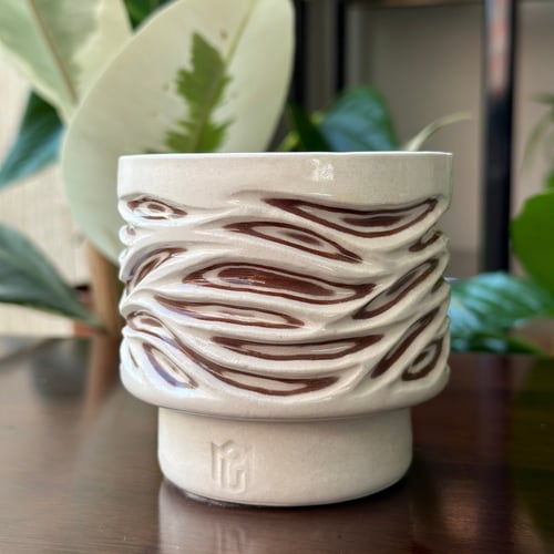 كوب فن النحت الابيض