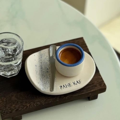 كوب اسبريسو بصحن