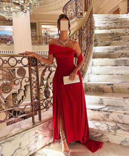 فستان احمر خامة باربي