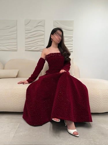 فستان سهرة بتطريز لامع مميز