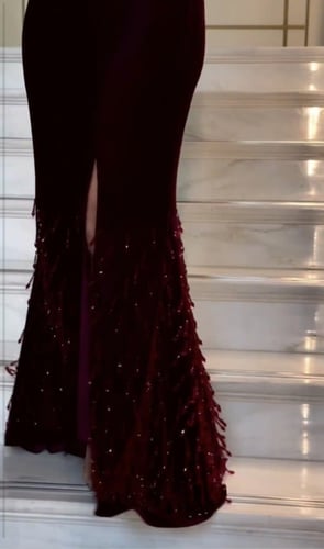 فستان ناعم مخمل بتطريز فخم