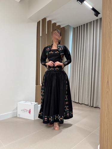 فستان العيد اسود مورد انيق