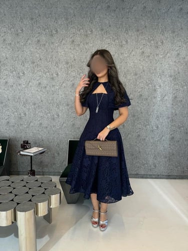 فستان كحلي خامة دانتيل انيق