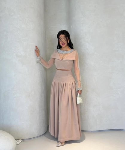 فستان لحمي ملصع بلكرستال