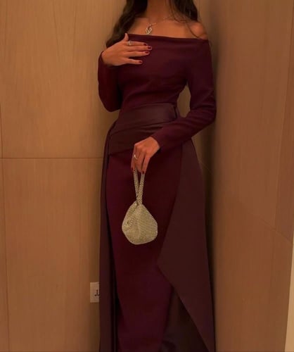 فستان ناعم عودي مميز