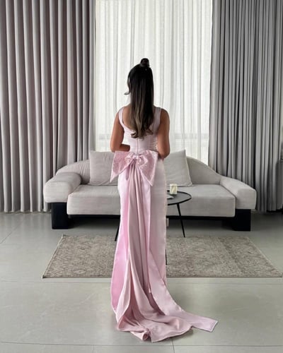 فستان اسماء