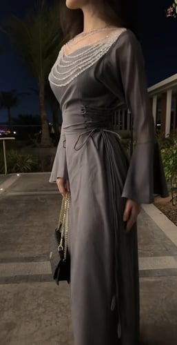 فستان فخم وانيق