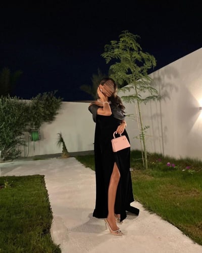 فستان خامة مخمل+الصدر شانطون الكيب متحرك