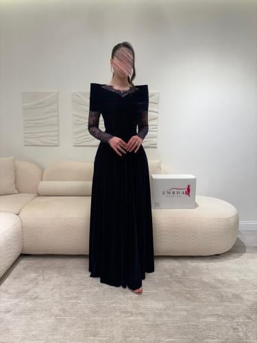 فستان سهرة كحلي خامة مخمل بأكمام دانتيل