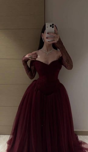 فستان سهرة فاخر تل بأكمام دانتيل