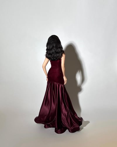 فستان سهرة خامة مخمل جوخ معى تفته استرتش