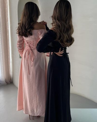 فستان بلونين لحمي اسود