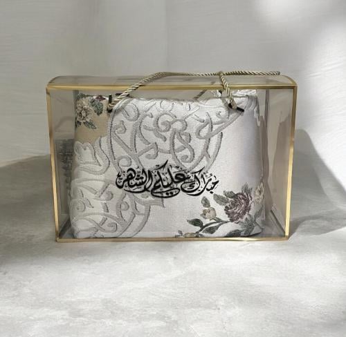 اطقم سجادات لون بني