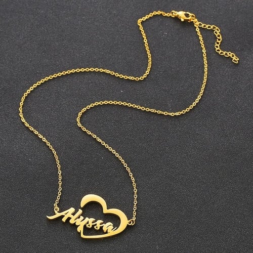 سلسال رقبة بتصميم الاسم داخل قلب