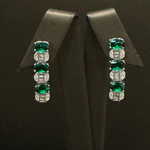 زمرد - طقم تنس لون اخضر