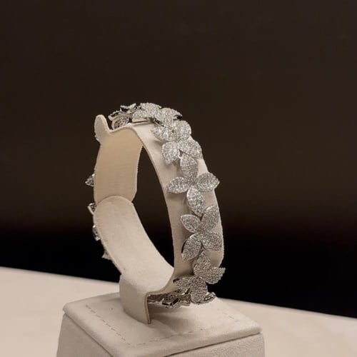 ورد - طقم دقة الماس