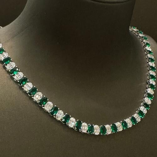 زمرد - طقم تنس لون اخضر