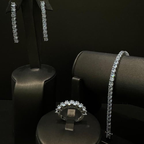 راقي - طقم تنس دقة الماس