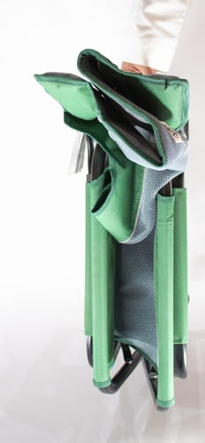 كرسي تنفيذي فاخر مع طاولة جانبية