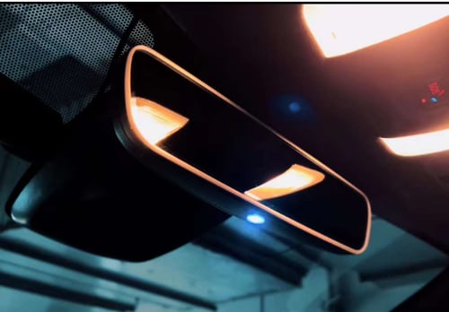 مرآة تعتيم داخلية