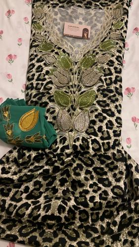 مخور مع طرحة كرستال متروس